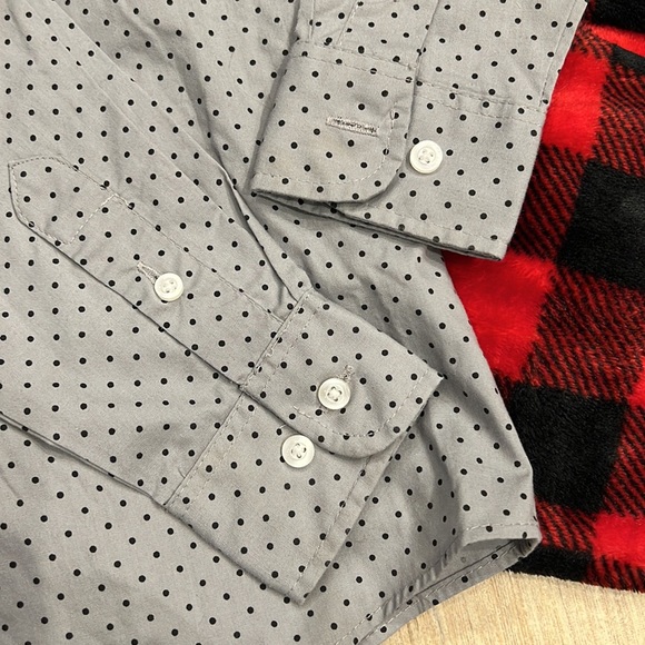 Boys Holiday Editions S C 6/7 Gray & Black Polkadots Button Down Shirt - Picture 3 of 12